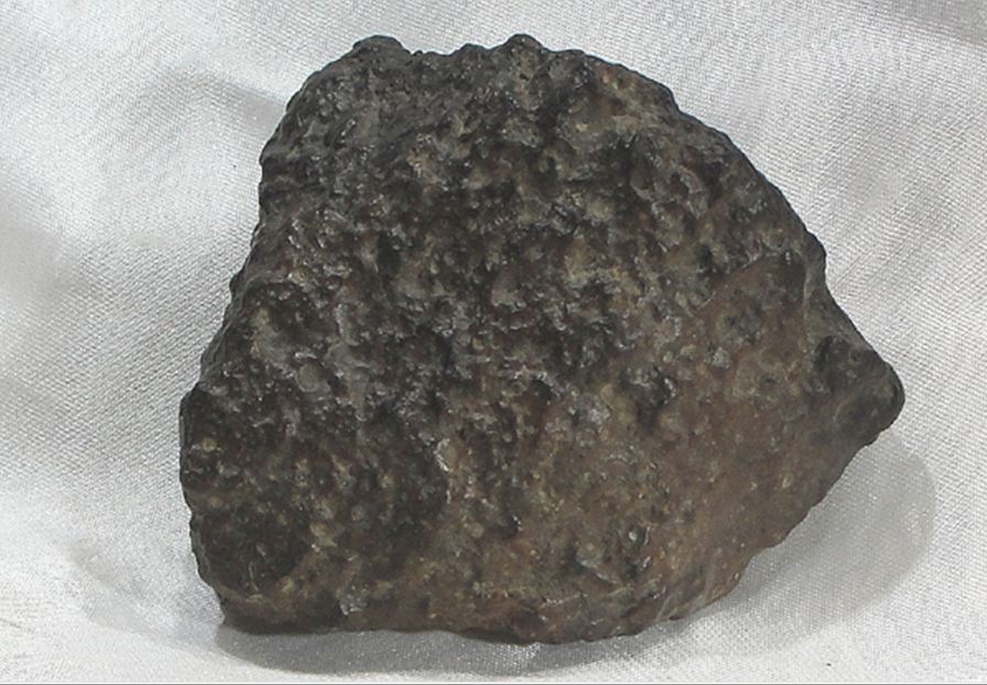 DAR　AI　ＧＡＮＩ５２１碳质球粒陨石（CV３）利比亚１９９８年发现大图.JPG