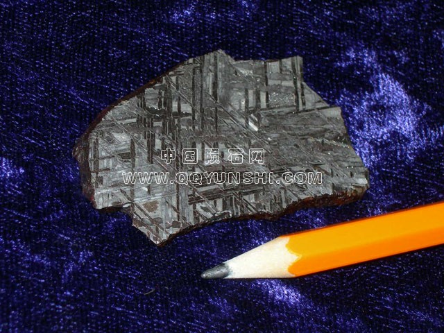 陨石·铁·I·IAB的·NWA的4233img-509-588-1[2]21.3克-性质：整片-说明：，奈斯利蚀刻.jpg