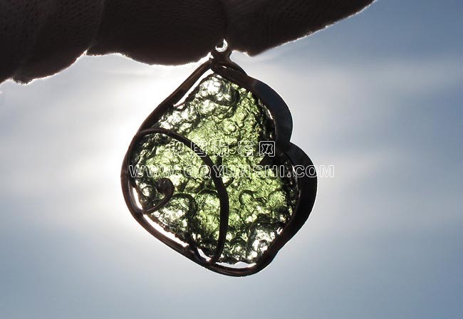 moldavite-4-7-ii[1].jpg