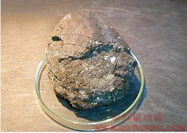 eu_Orgueil_meteorite_92[1].jpg