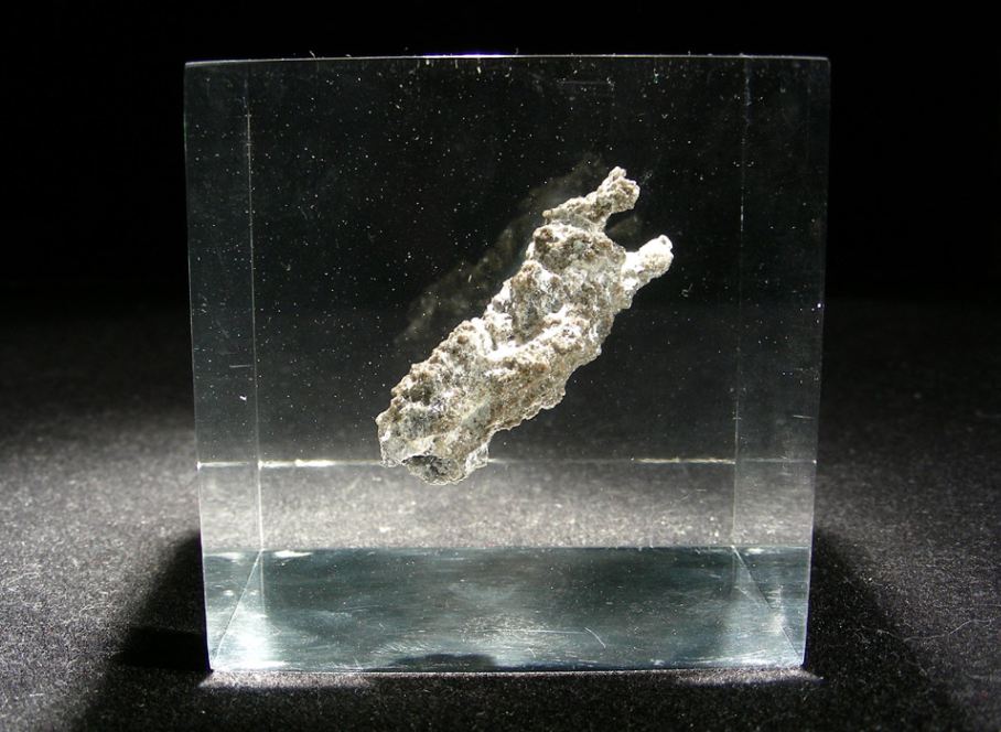 fulgurite_cube_2[1].jpg