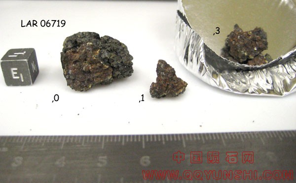 lar06719,0,1,3.jpg