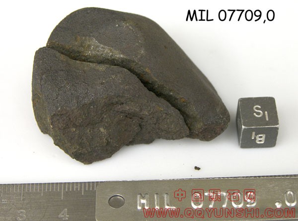 mil07709,0post1.jpg