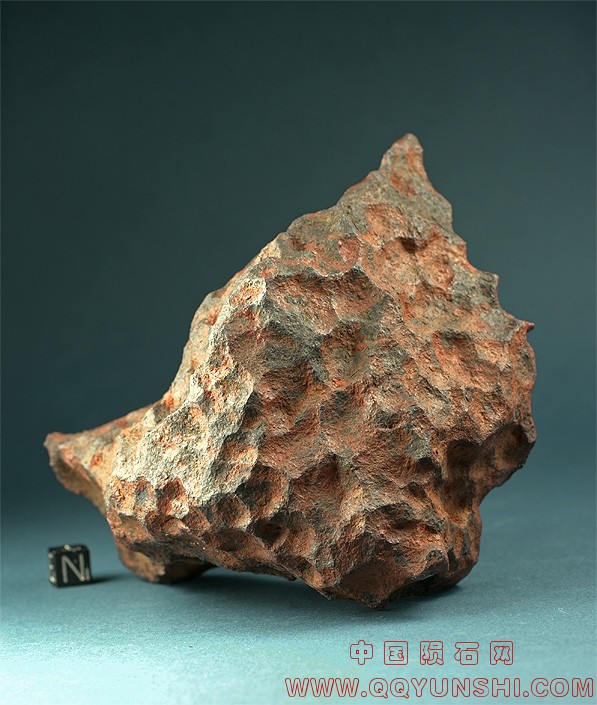 Iron meteorite regmaglypts Henbury.jpg