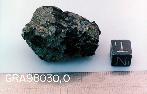 GRA98030b.jpg