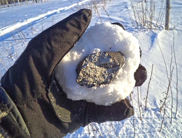 Chelyabinsk_meteorite_ice_597.jpg