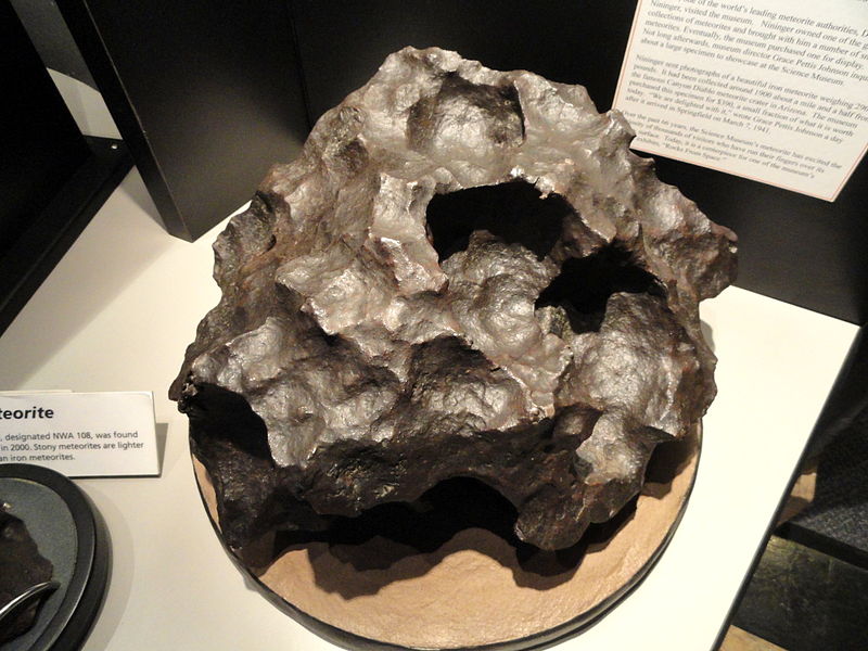 800px-Canyon_Diablo_Meteorite,_collected_c._1900,_Barringer_Meteorite_Crater,_Ar.jpg