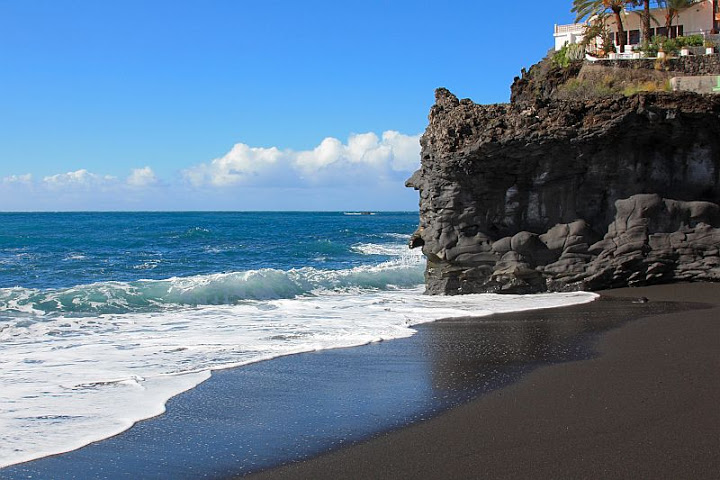 IMG_6507 black sand Puerto Naos.jpg