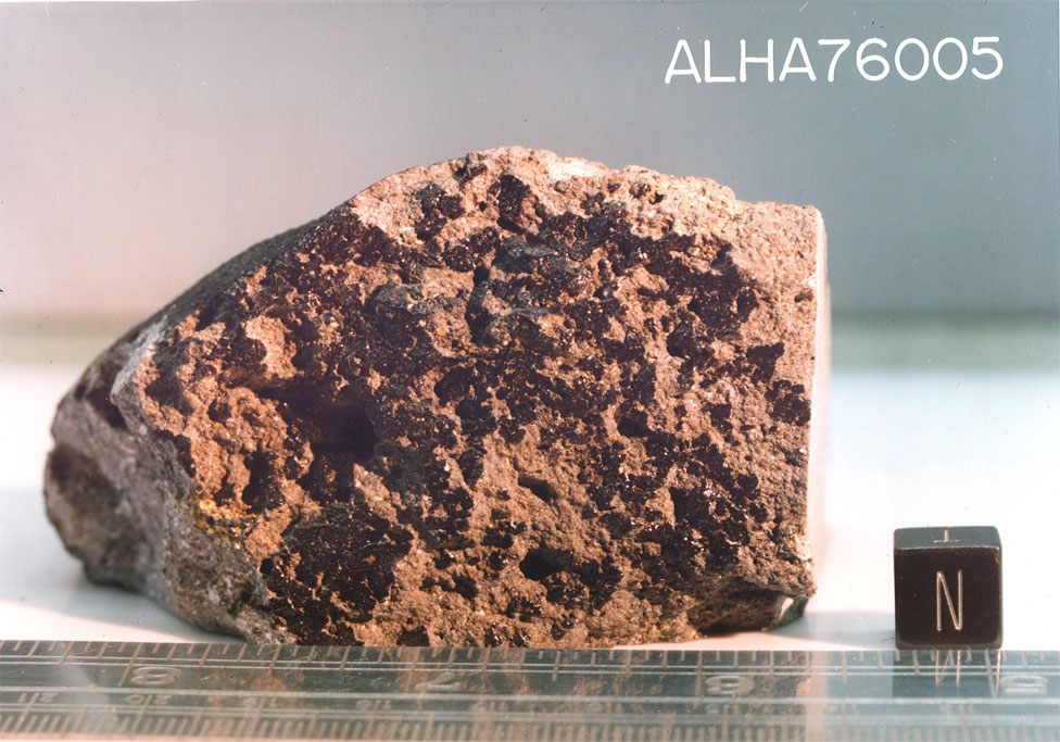 alha76005a.jpg