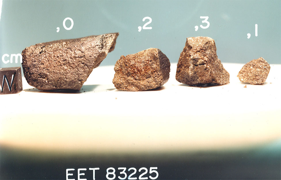 EET83225H.jpg