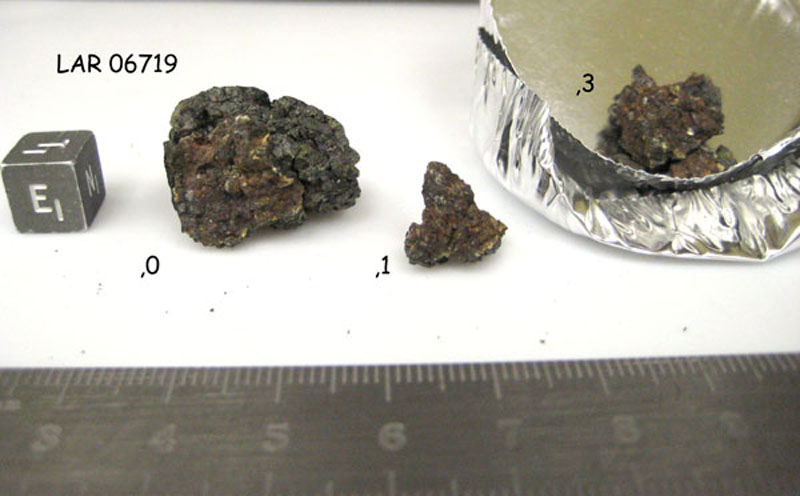 lar06719,0,1,3.jpg