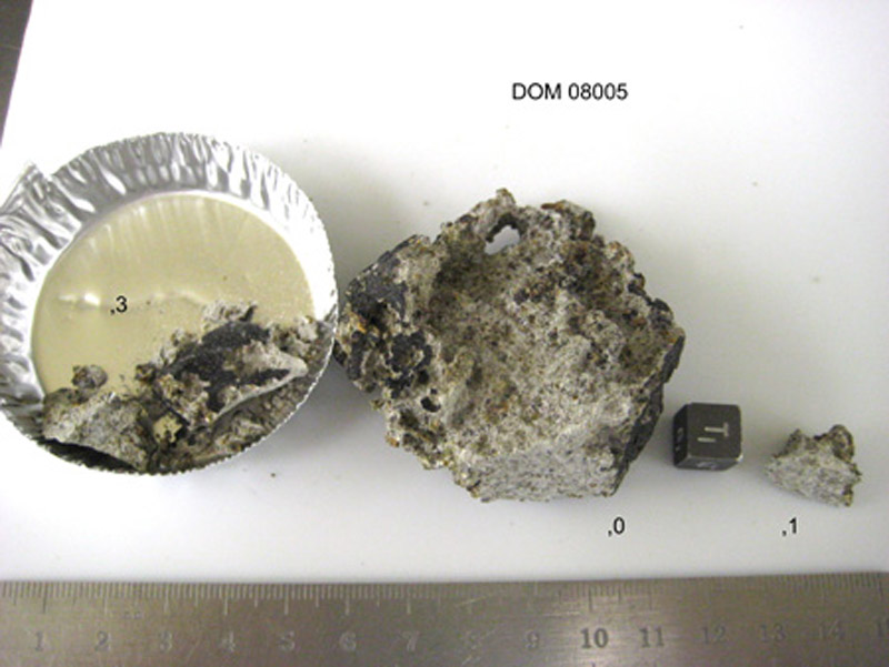 dom08005,0,1,3i.jpg
