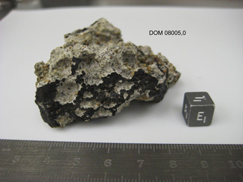dom08005,0e.jpg