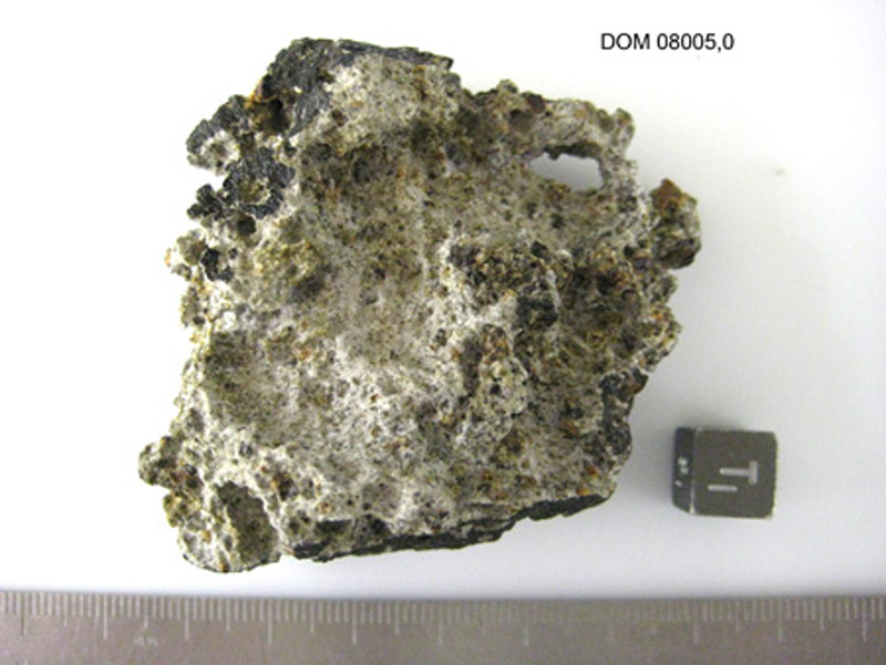 dom08005,0t.jpg