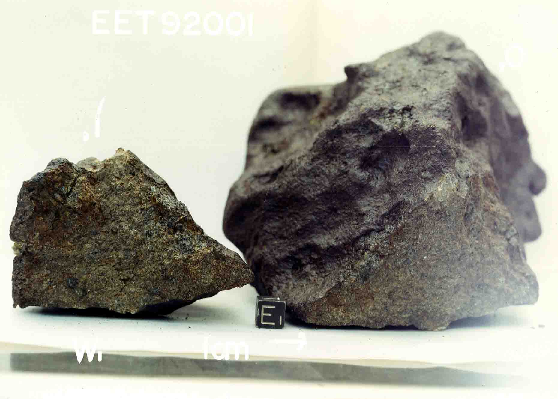EET92001G.jpg