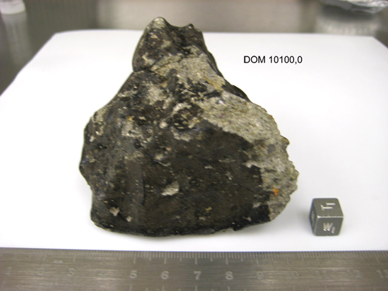 dom10100,0w.jpg