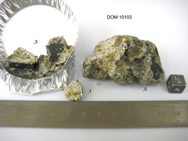 dom10103,0,1,3i.jpg