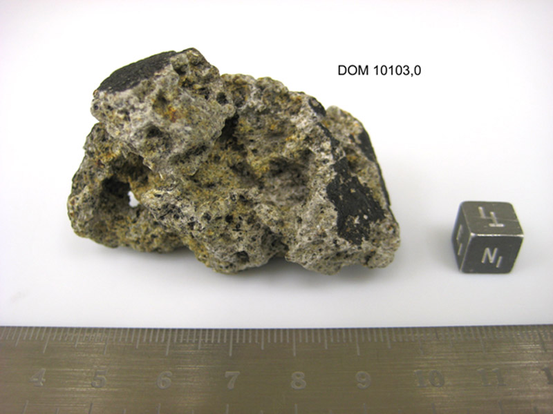 dom10103,0n.jpg