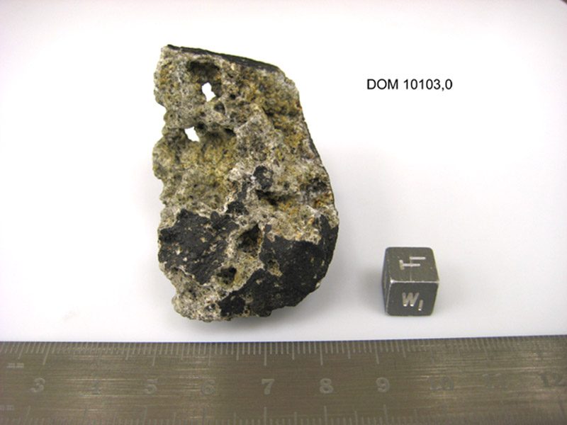 dom10103,0w.jpg