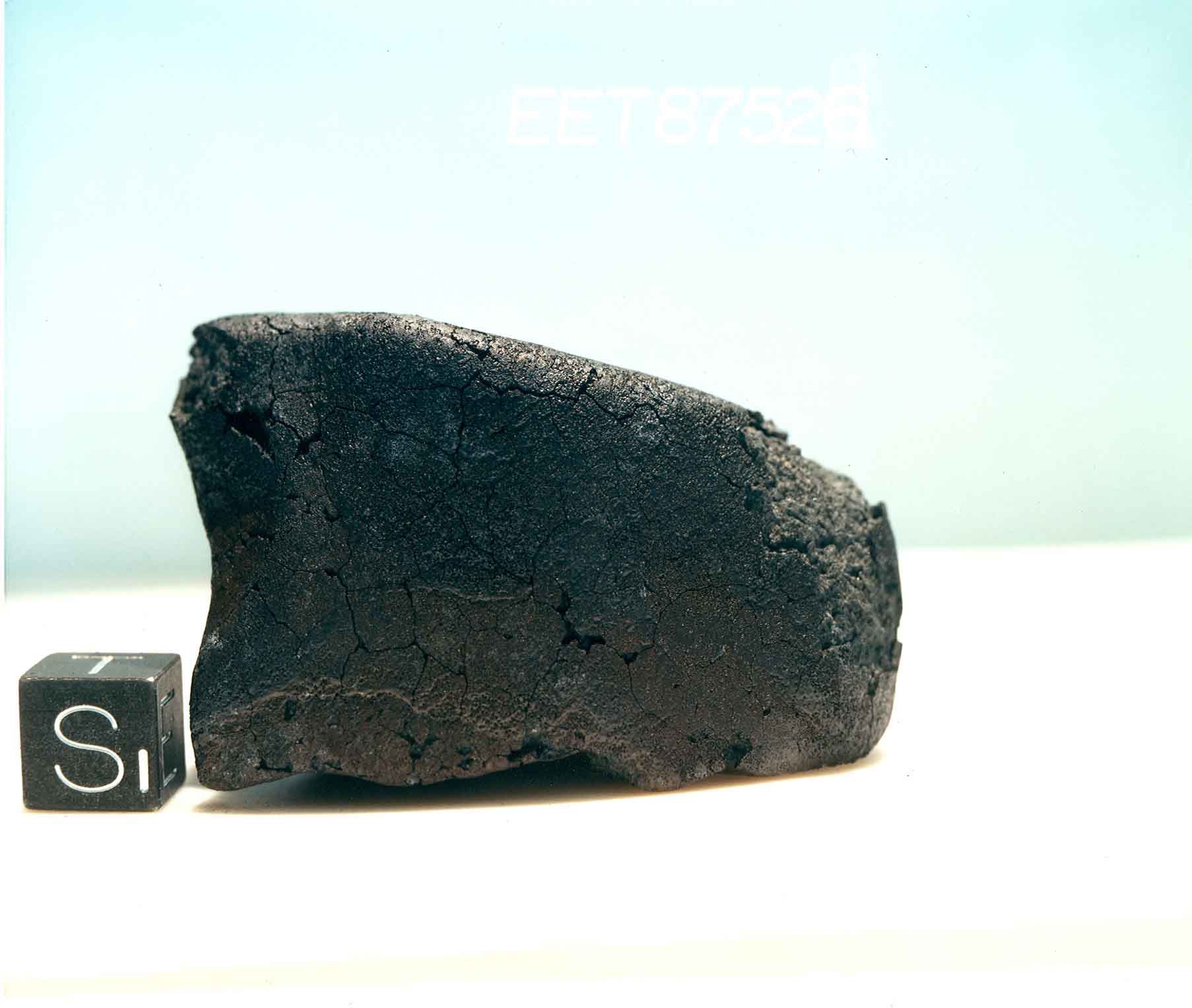 EET87526D.jpg