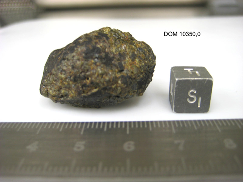 dom10350,0s.jpg