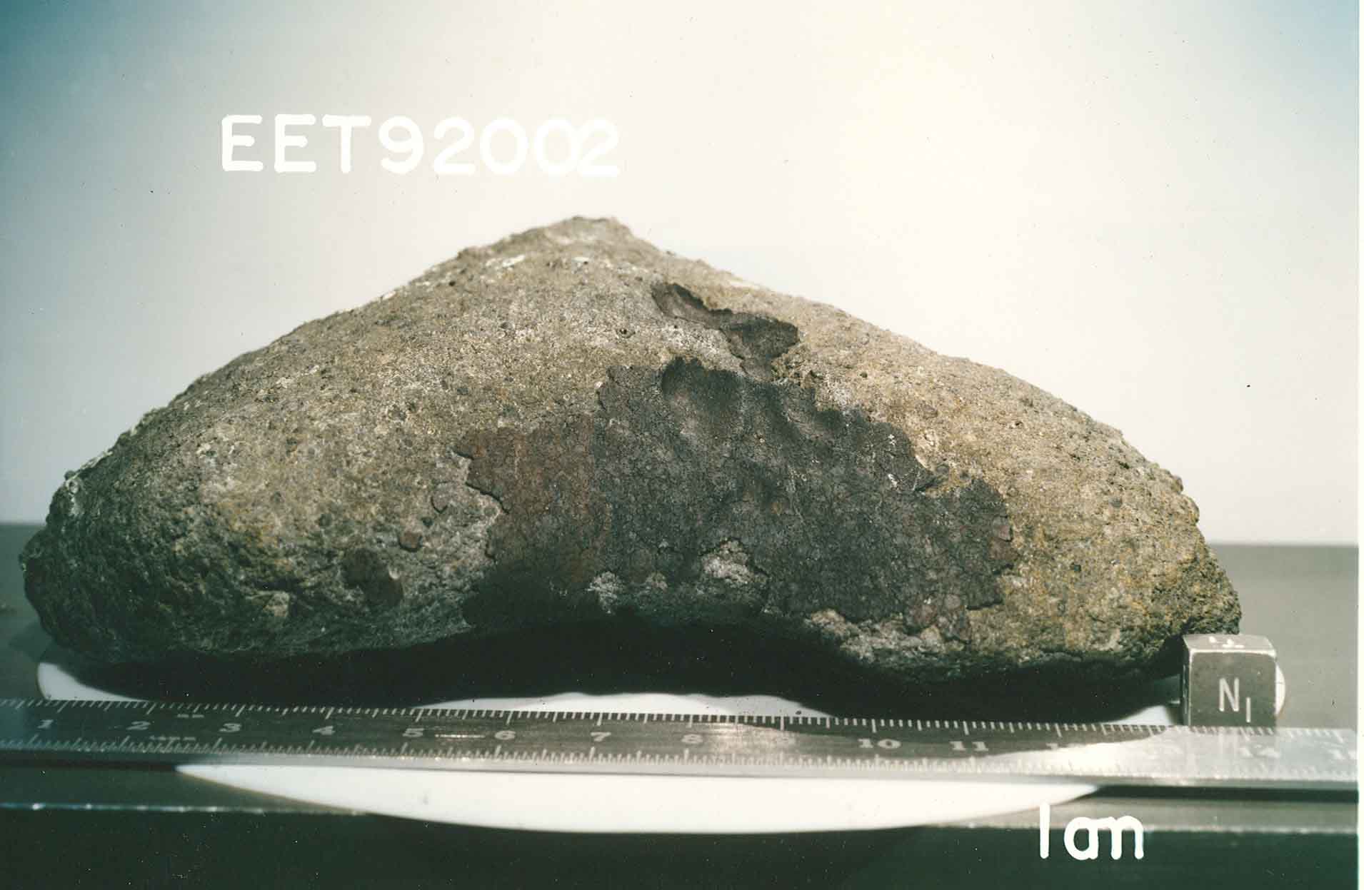 EET92002A.jpg