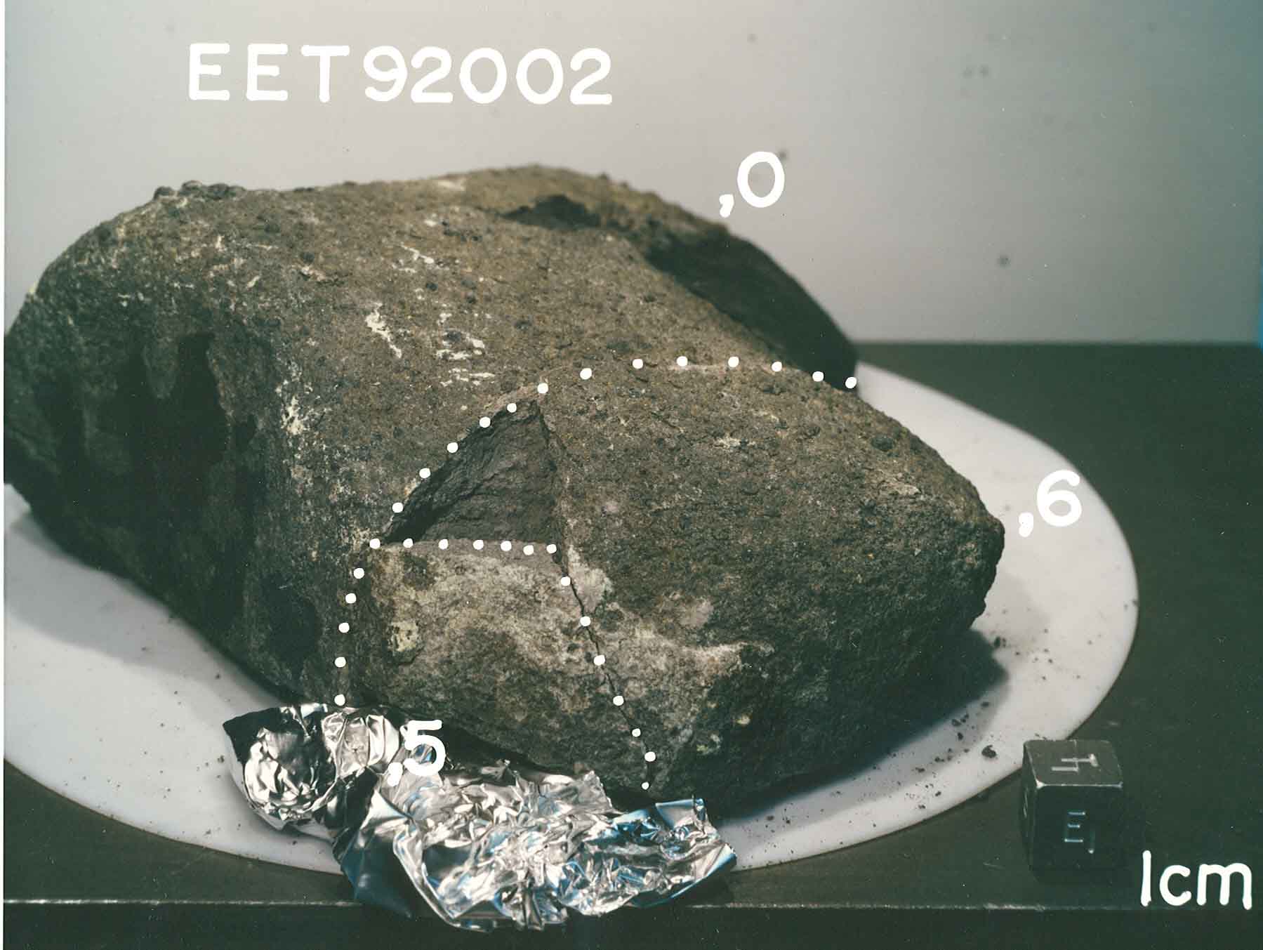 EET92002F.jpg