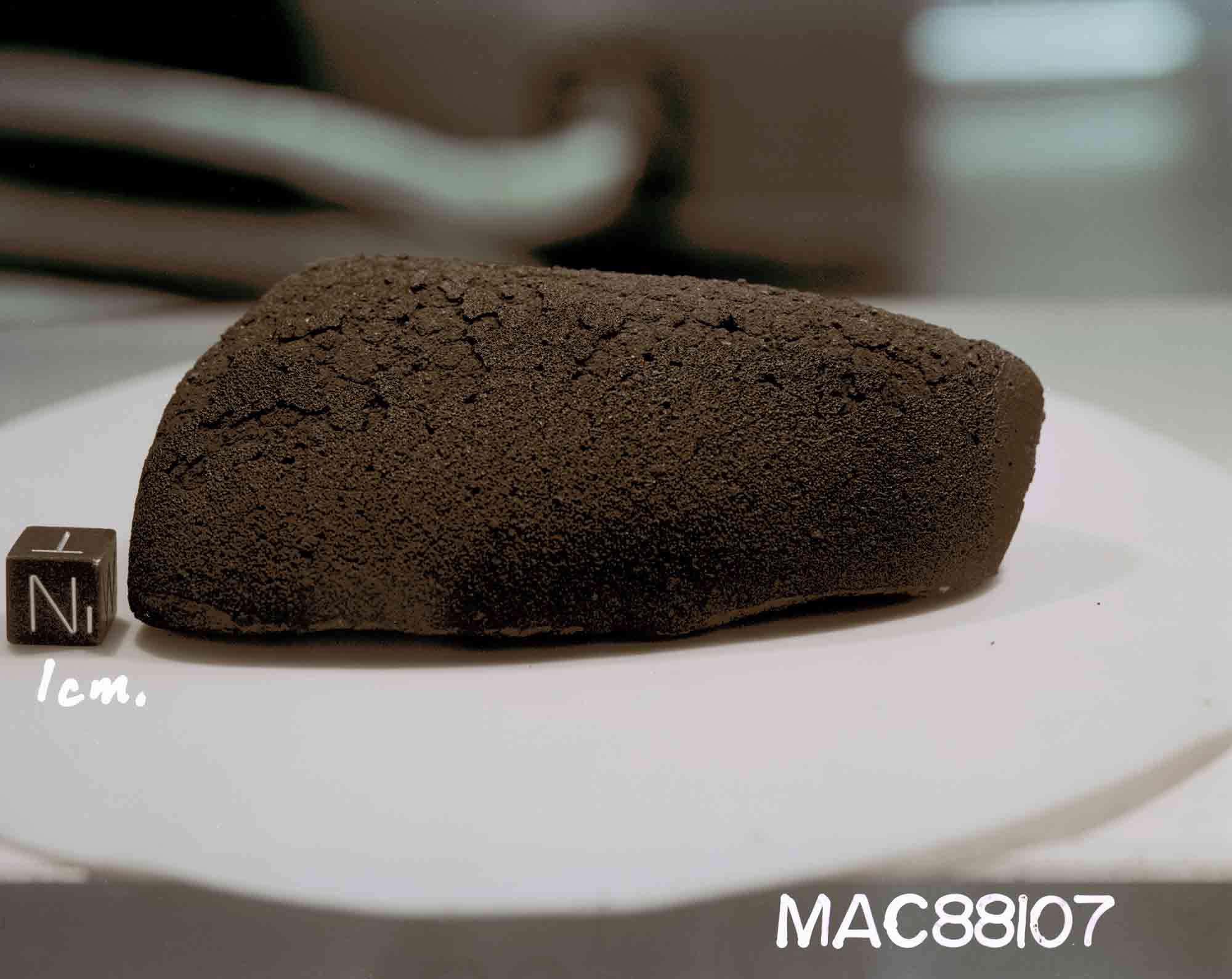 MAC88107(s89-39220).jpg