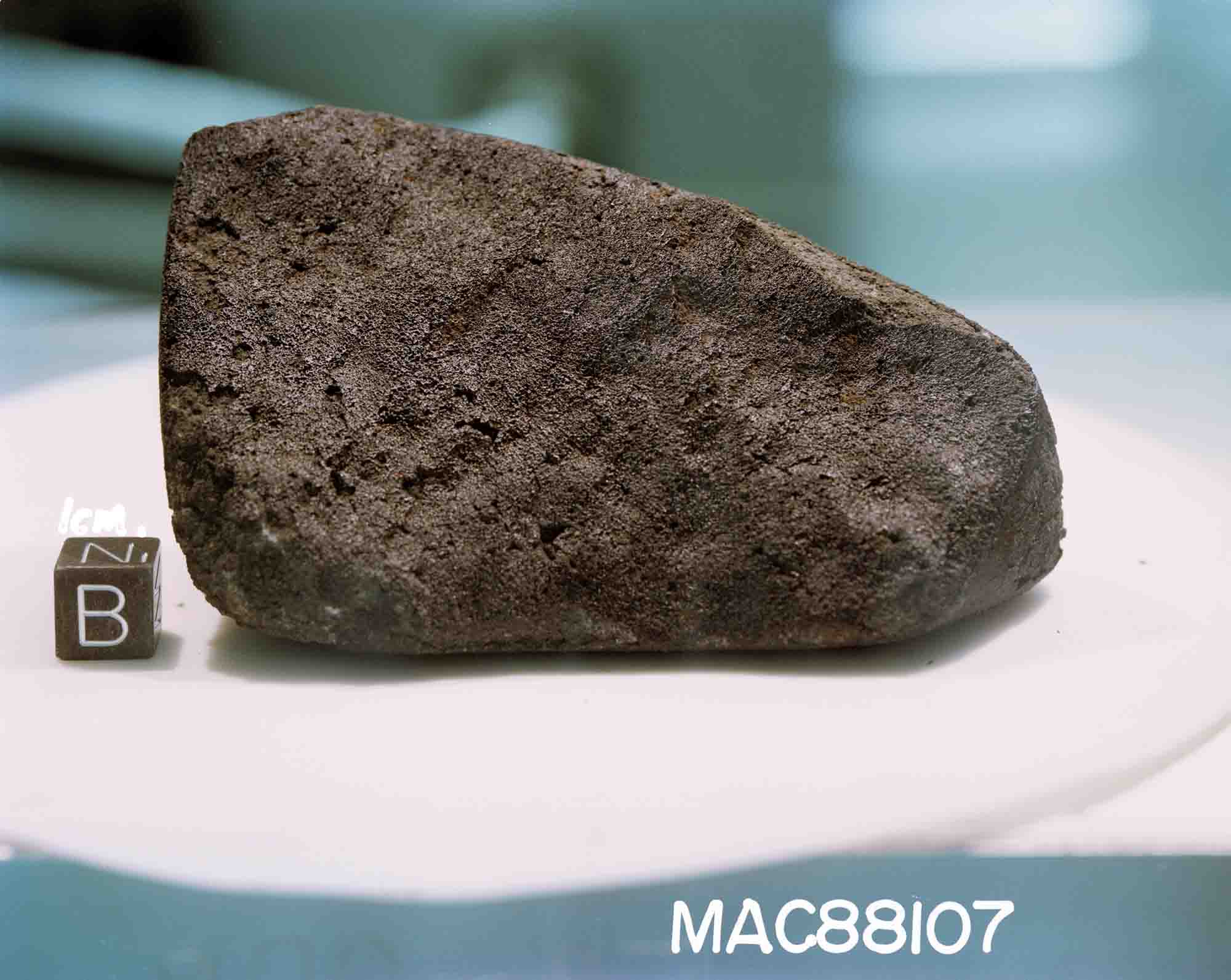 MAC88107(s89-39225).jpg