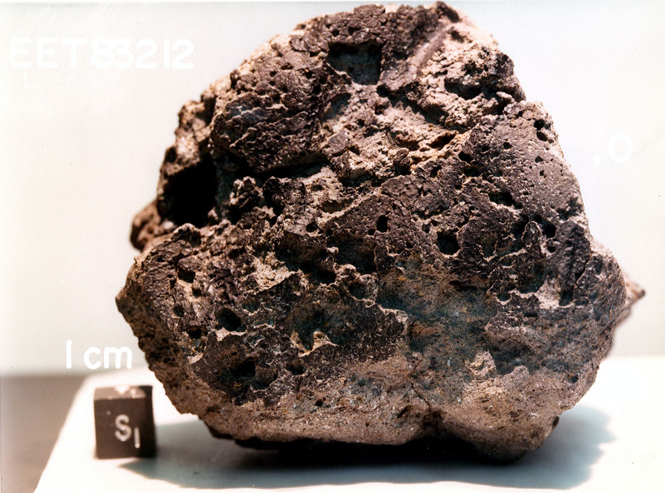 EET83212D.jpg