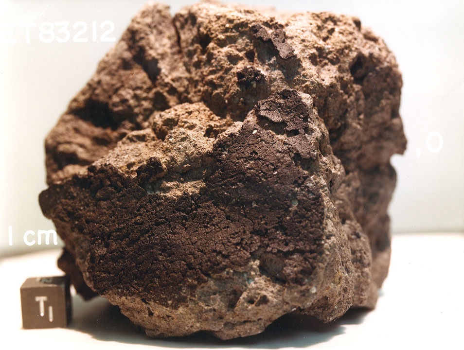 EET83212F.jpg