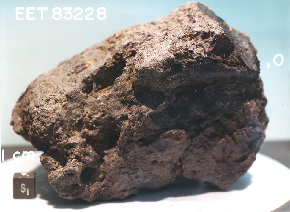 EET83228B.jpg