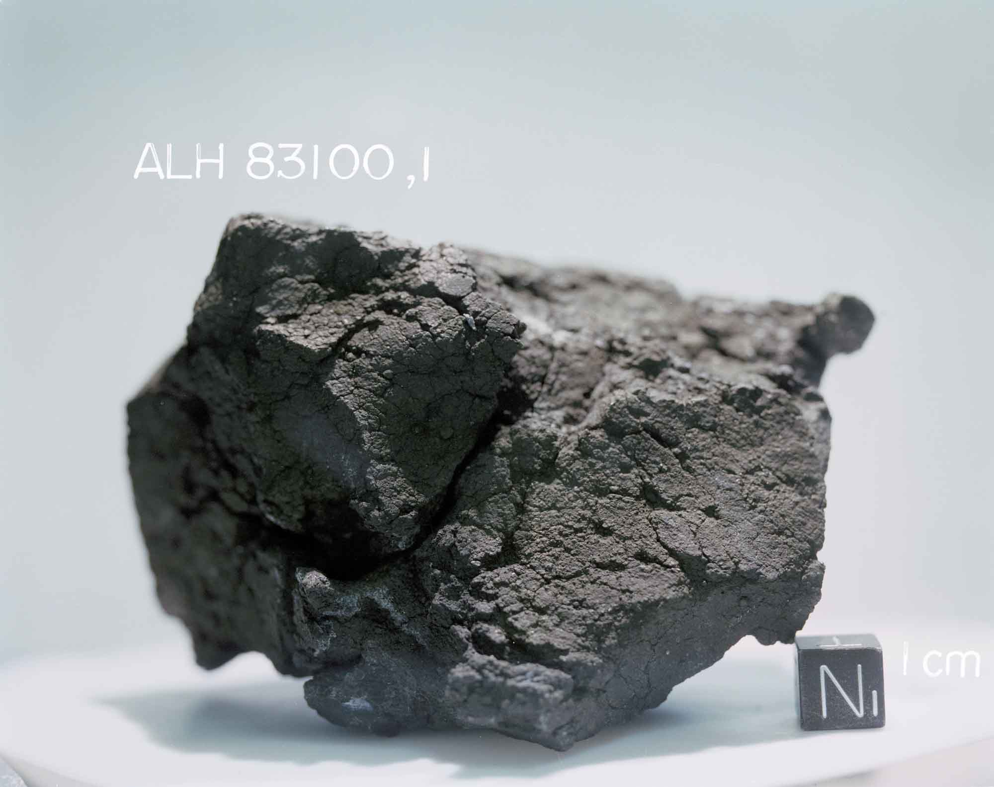 ALH83100(s84-32448).jpg