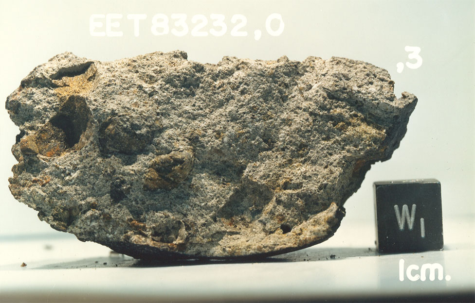 EET83232E.jpg