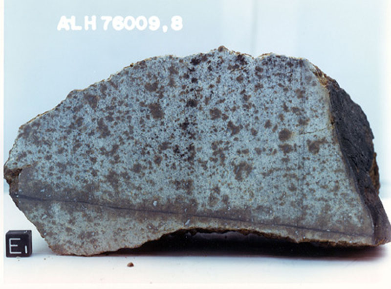 ALH76009B.jpg