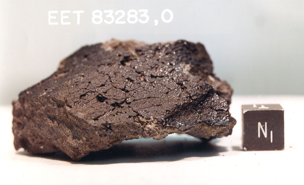eet83283a.jpg