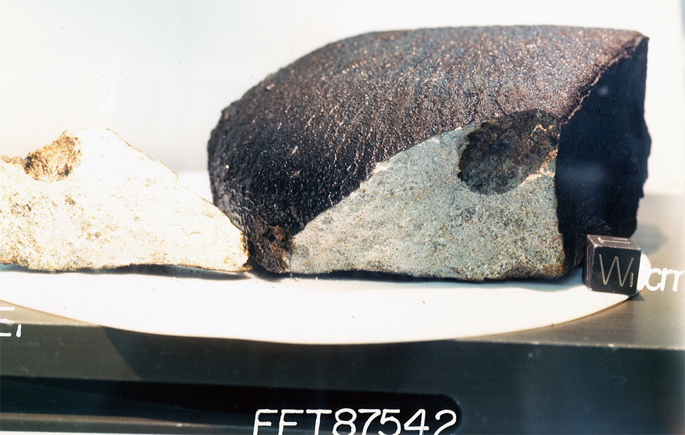 EET87542G.jpg