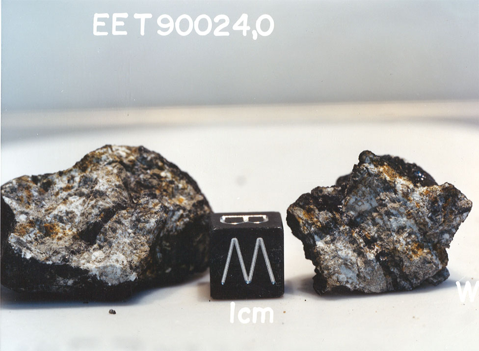 EET90024H.jpg