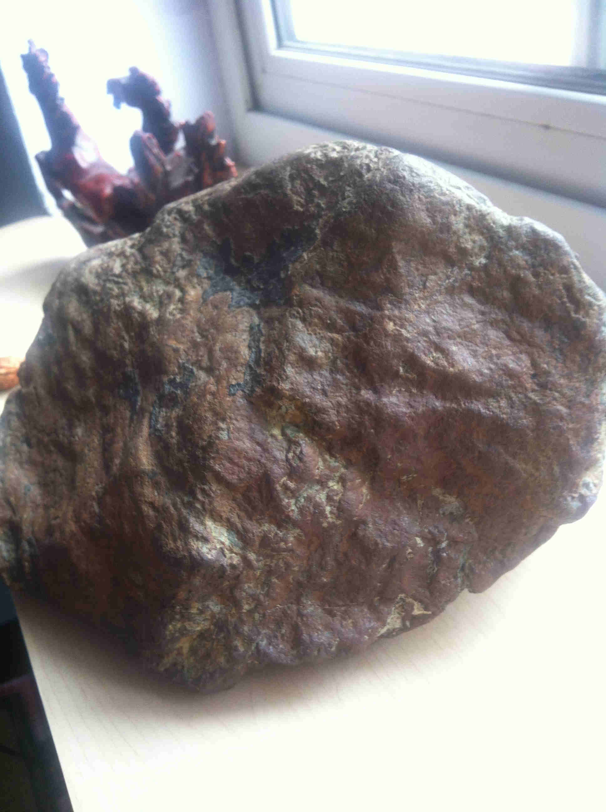 那深色的一块一块是熔壳吗