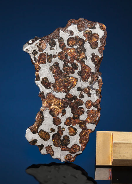 9.1 x 5.0 x 0.29 cm), weighs 45 gm.jpg