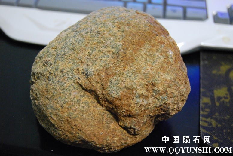 火成岩或者砂岩？