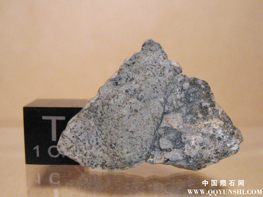 灶神星陨石NWA 8264 eucrite -1.jpg