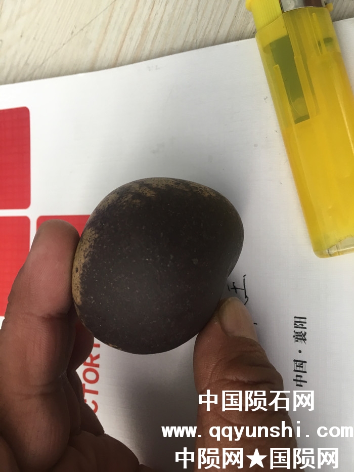 古铜色