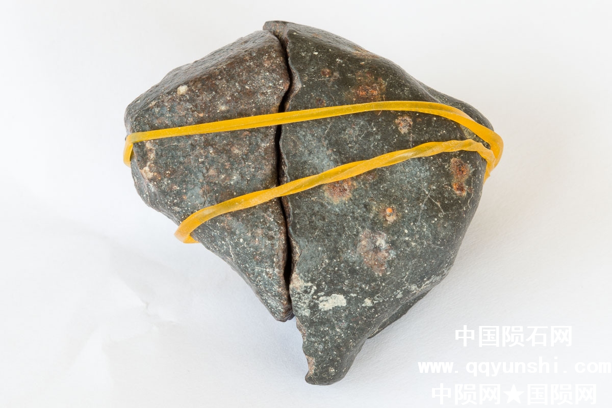 这个是这个石头与它的姊妹石拼合的照片