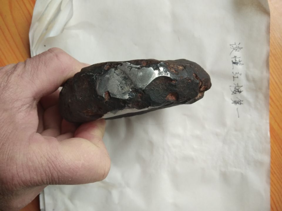 磁铁一面吸，一面不吸