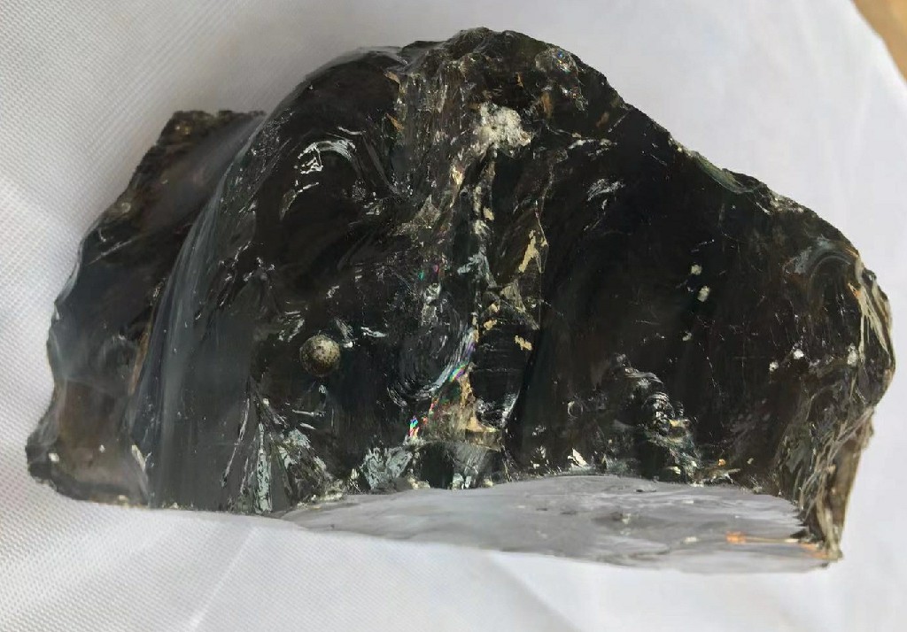 侧面可见气流痕