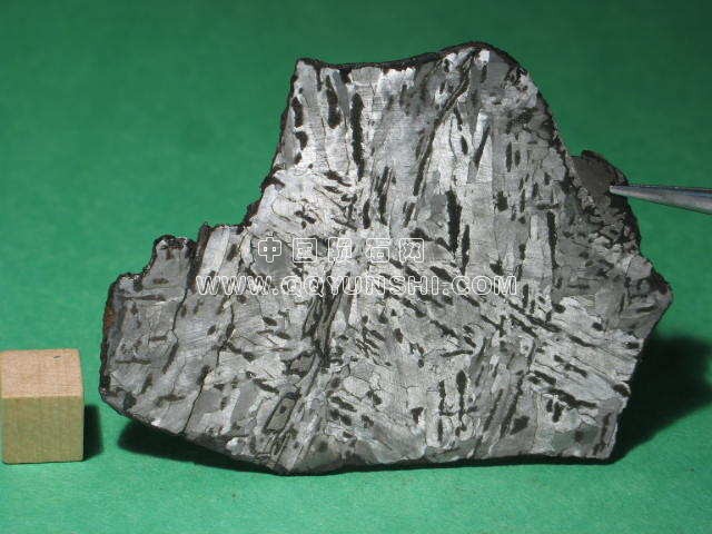 uruauIAB的铁陨石URU43-9A[1]描述：分类：富含cohenite-schreibersite铁。大块组成：C.jpg