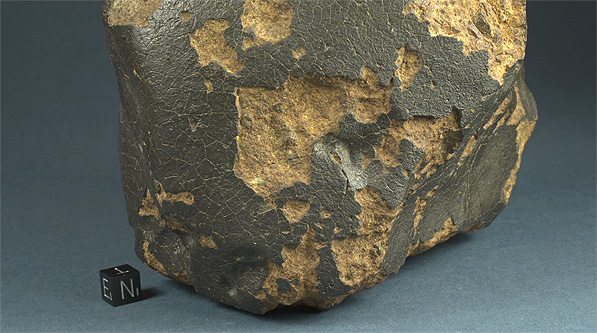 Fusion crust meteorite 030  al Mahbes.jpg