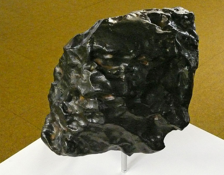 764px-Meteorit_von_Treysa_Abguss_1.jpg